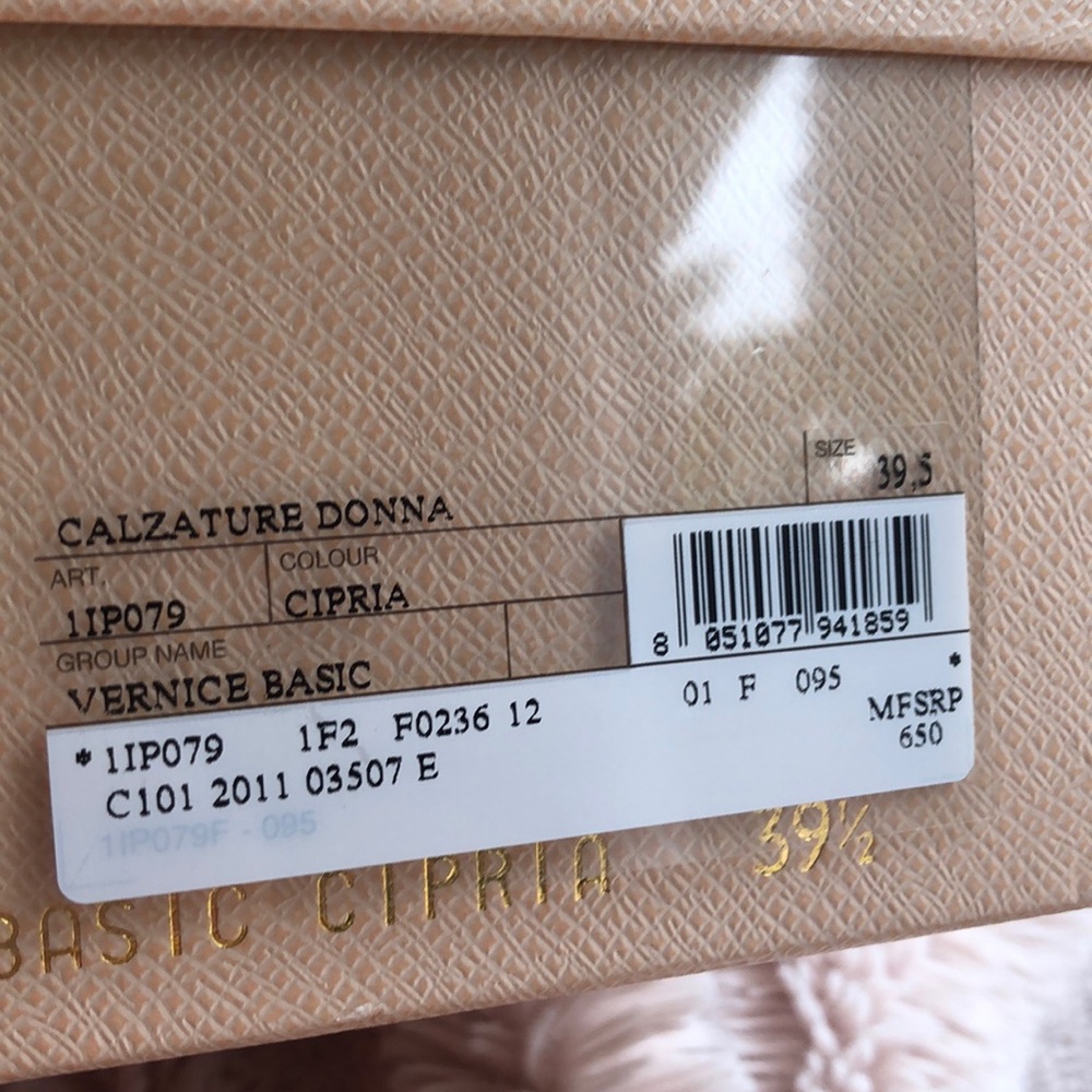 Prada 39.5 Cream Pumps